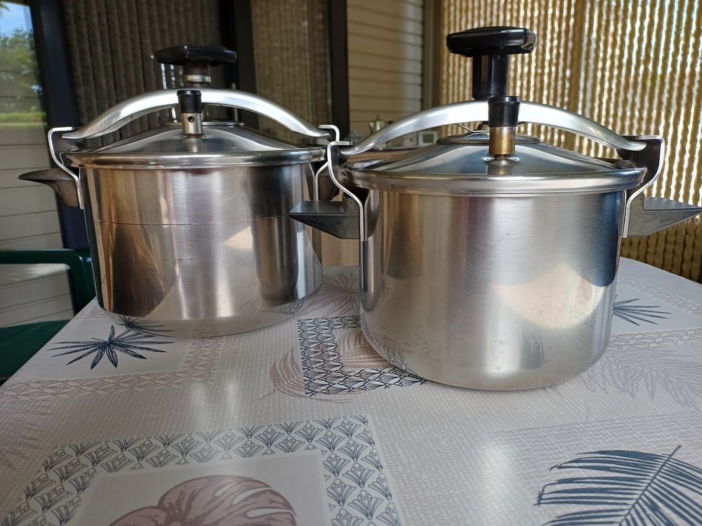 ustensiles de cuisine tr&egrave;s bon &eacute;tat Electroménager