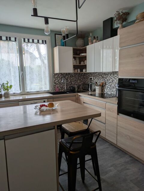   Maison - 5 pi�ces - 100 m� + combles am�nag�s Maison - 5 pi�ce(s) - 100 m�