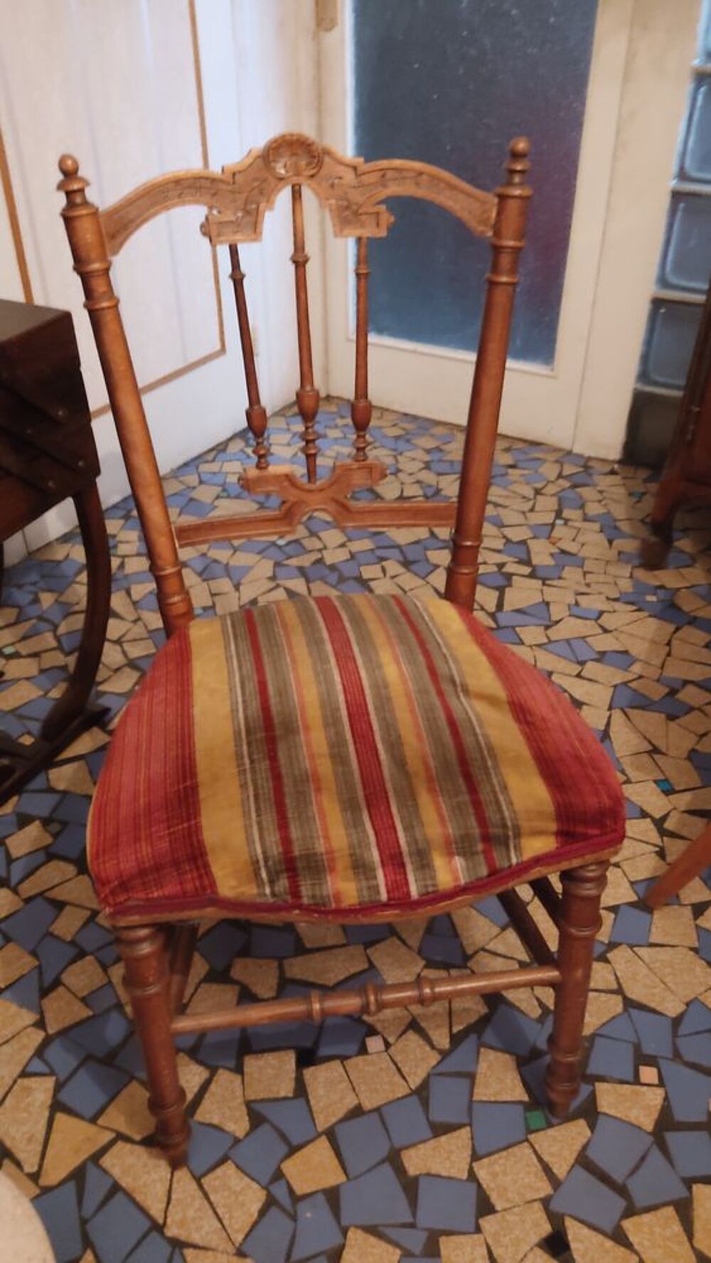 2 chaises identiques Meubles