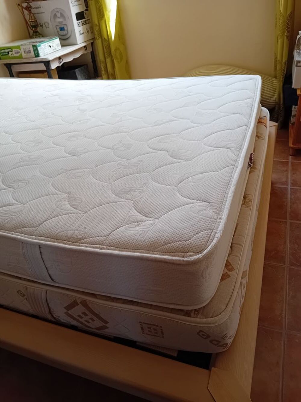 2 LITS DEUX PLACES EN PIN Meubles