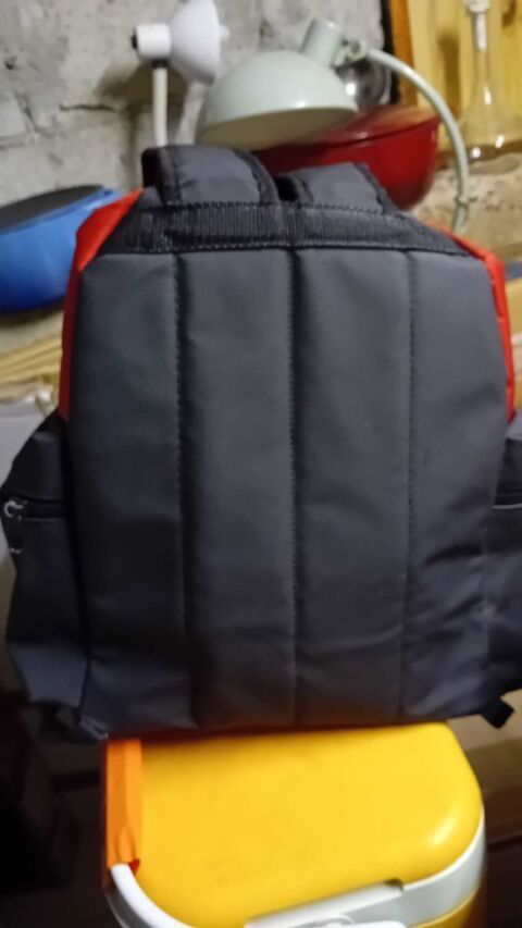 Breitling 1884 sac a dos rouge tbe 80 Toulon (83)