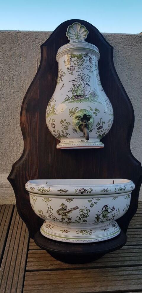 Fontaine murale intrieur Moustiers 295 Mandelieu-la-Napoule (06)