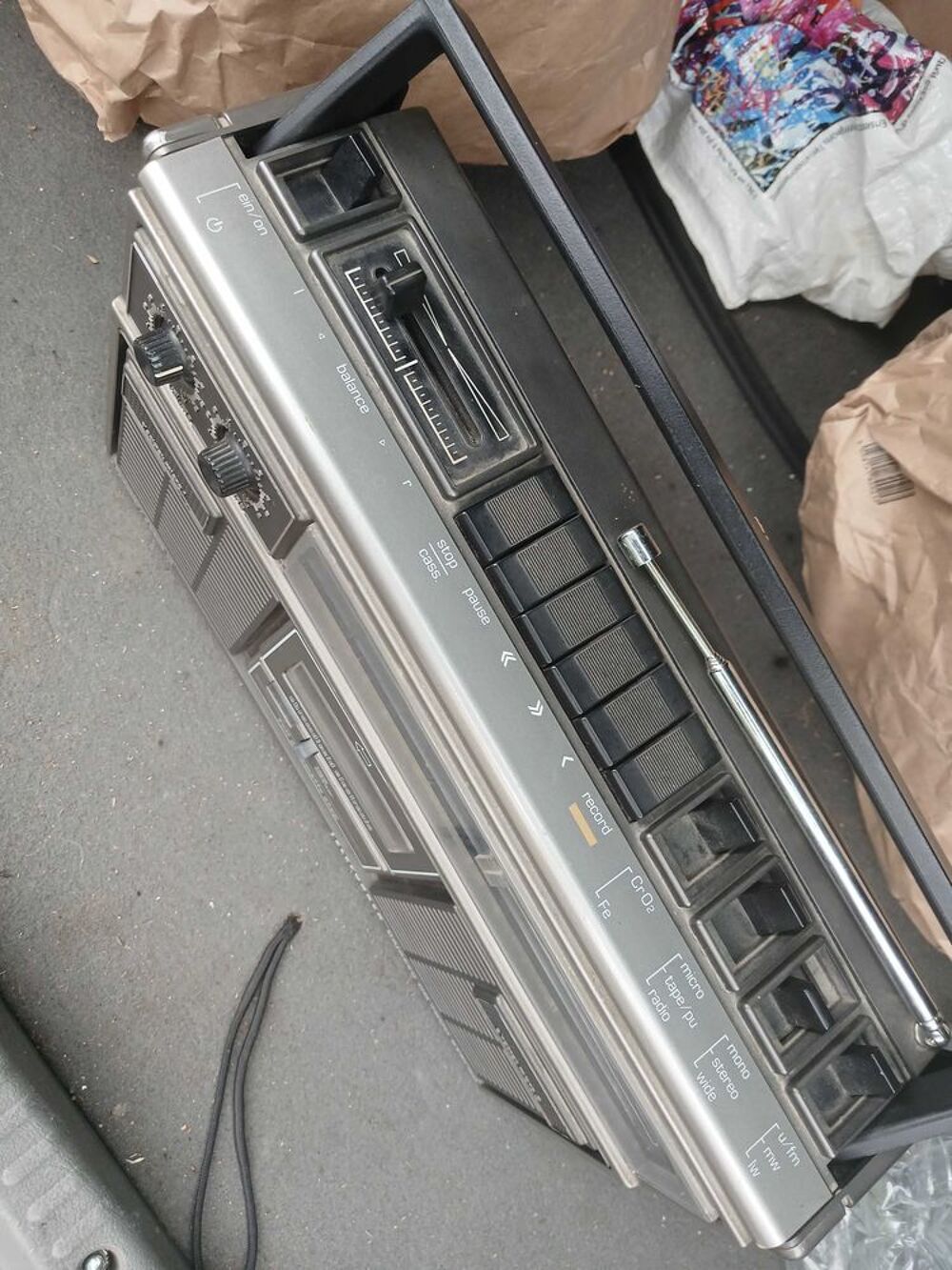 radio cassette tr&egrave;s bon &eacute;tat 