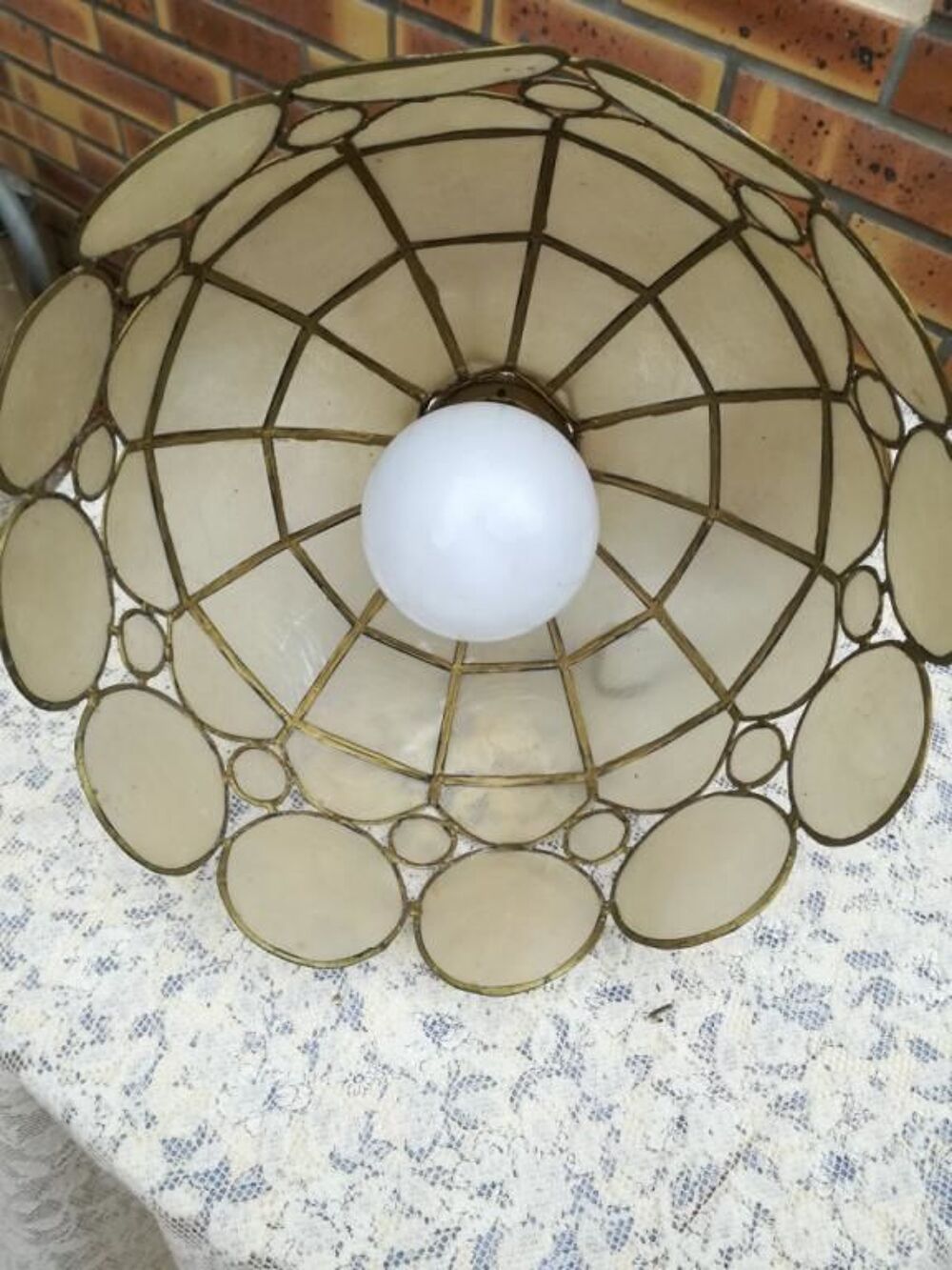 petit lustre rond ecaille Décoration
