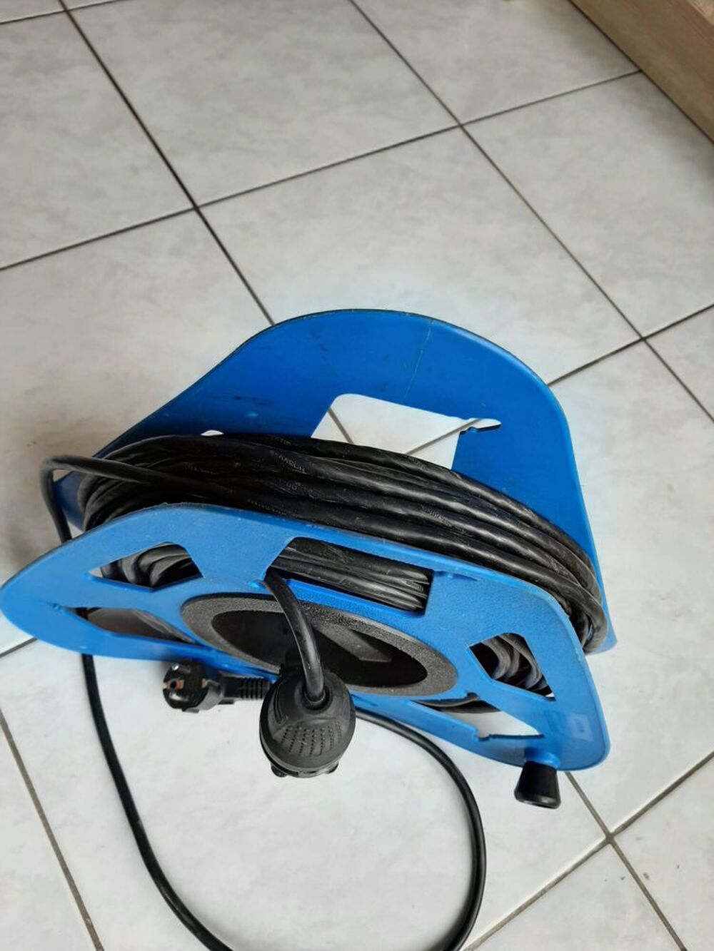 enrouleur et cable (camping car) Bricolage