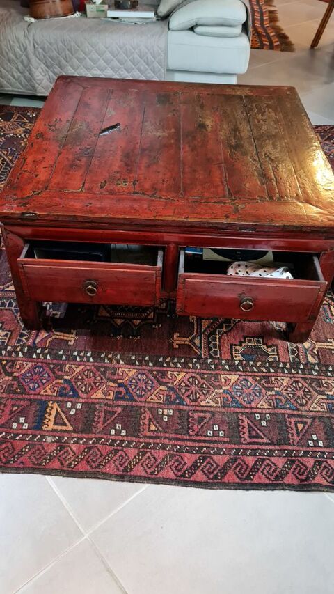 Table basse en orme Mongolie dbut XIXme sicle
1000 Saint-Amour (39)