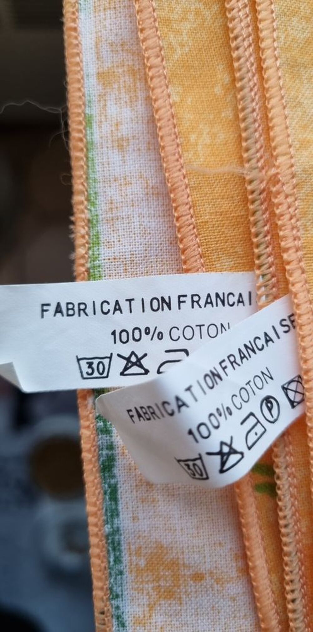 5 tr&egrave;s jolies serviettes de table neuves Décoration