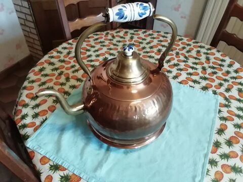 Tr�s grande bouilloire cuivre manche porcelaine 80 Noyelles-l�s-Vermelles (62)