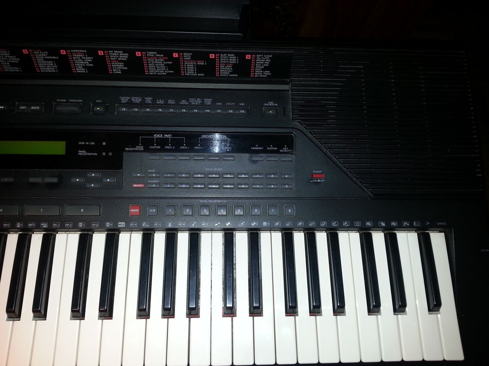 Synth&eacute;tiseur arrangeur YAMAHA PSR 6700 76 touches Instruments de musique