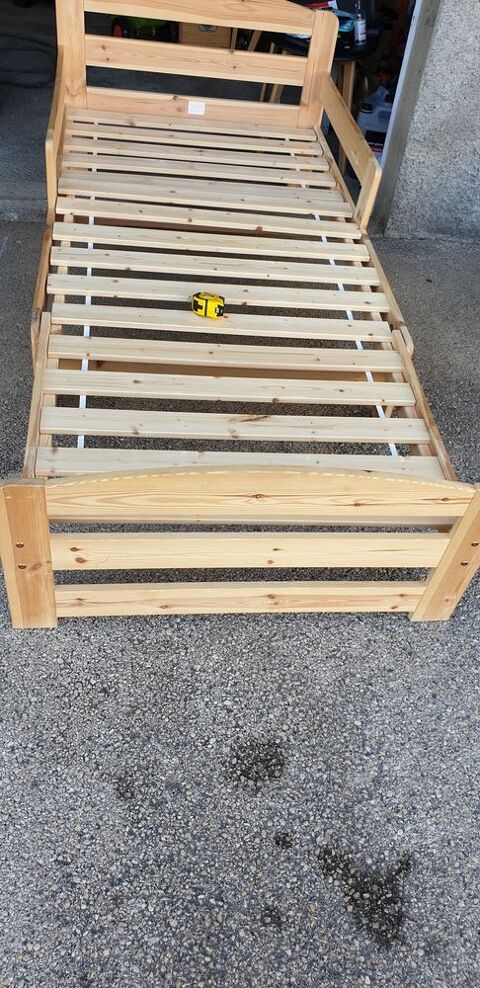 Lit enfant rglable en longueur 50 Morteau (25)