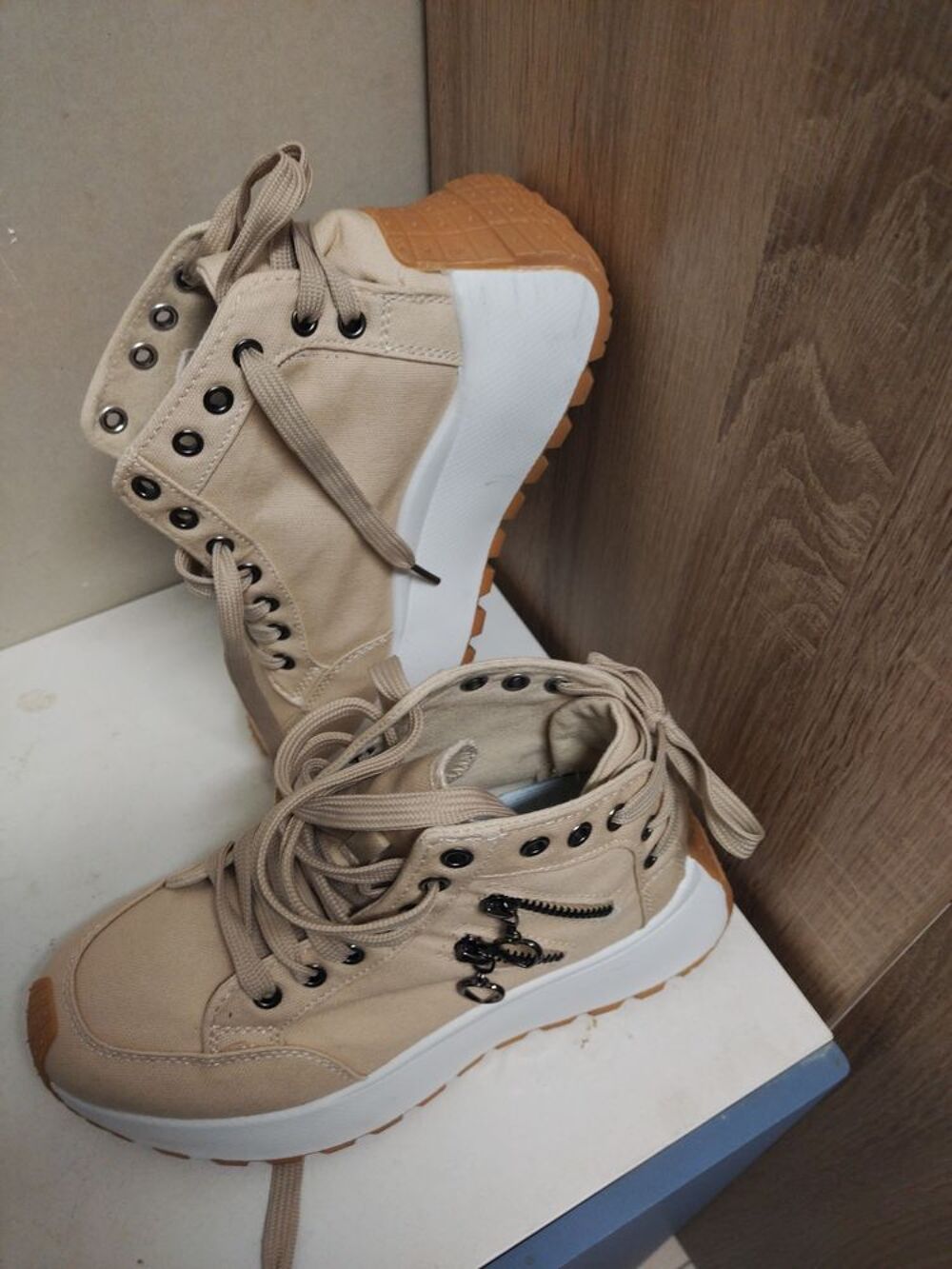 Neuve jamais mise Chaussures