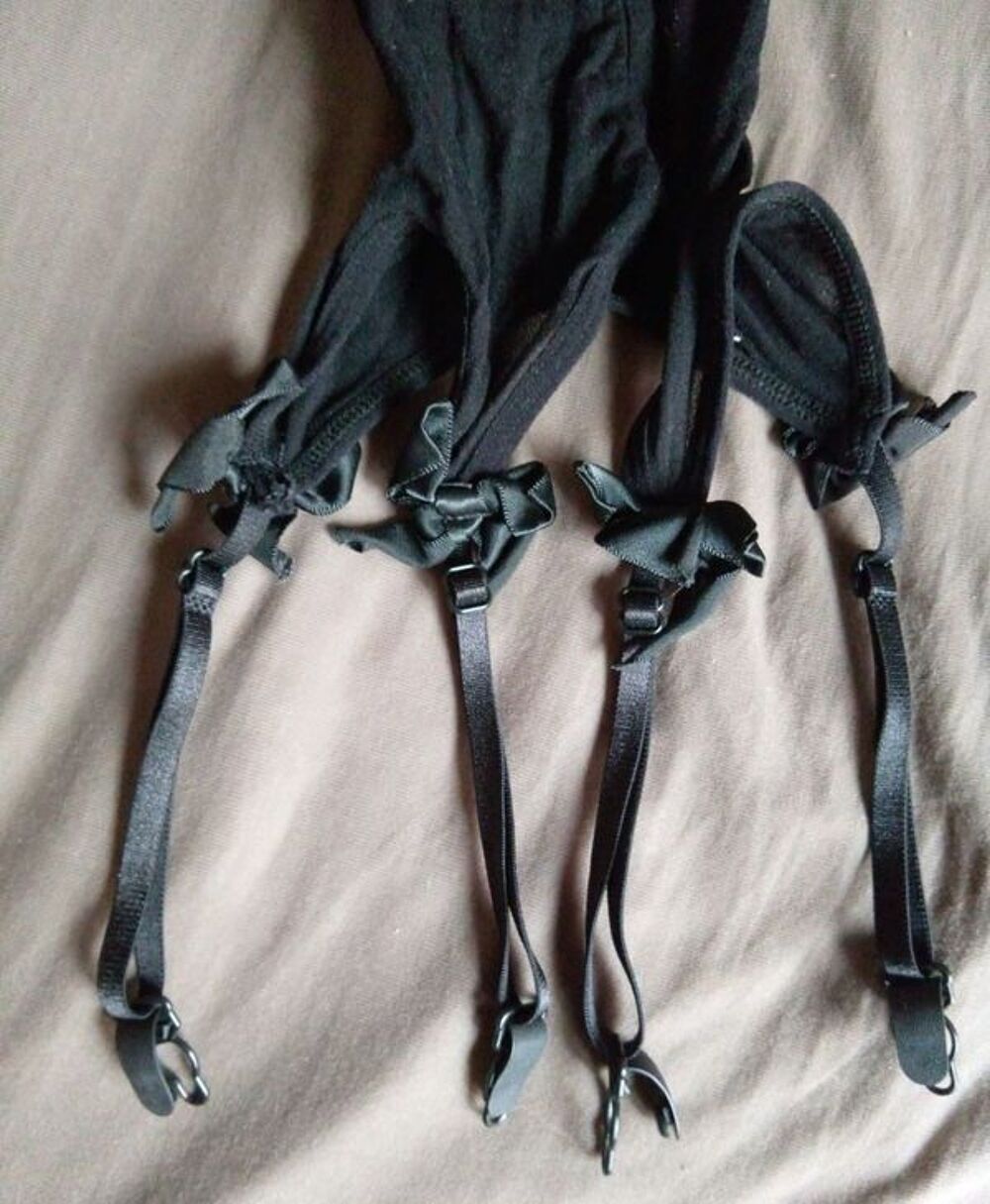 body porte jarretelle noir - taille S Vêtements