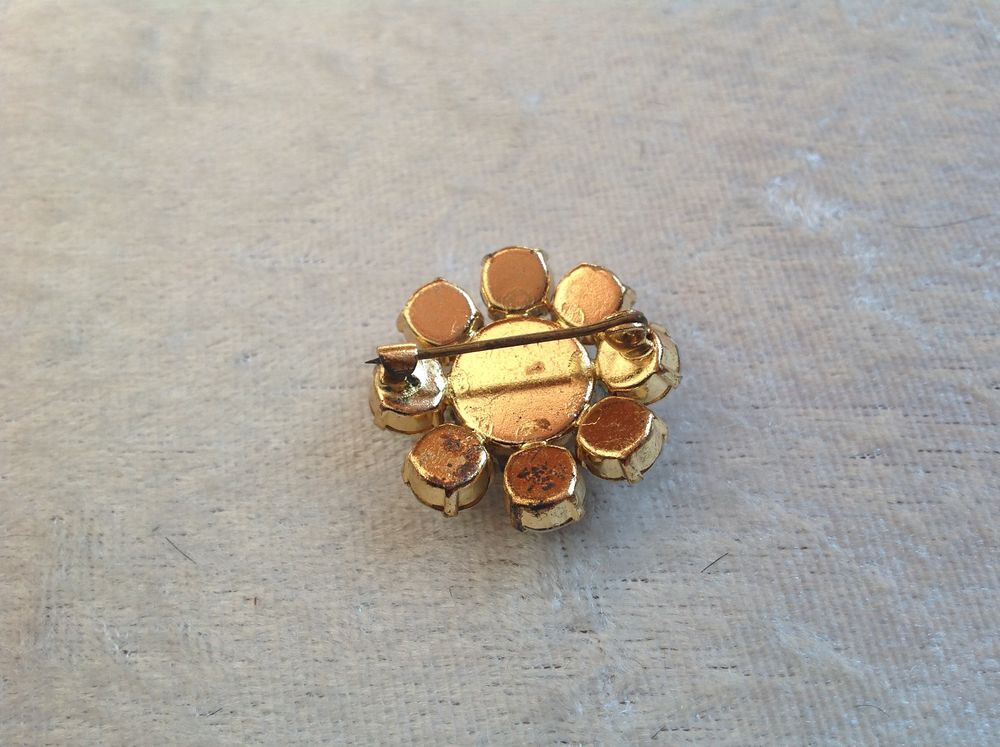 BROCHE STRASS IMITATION DIAMANT DIAM. 2,7cm Envoi Possible
Bijoux et montres