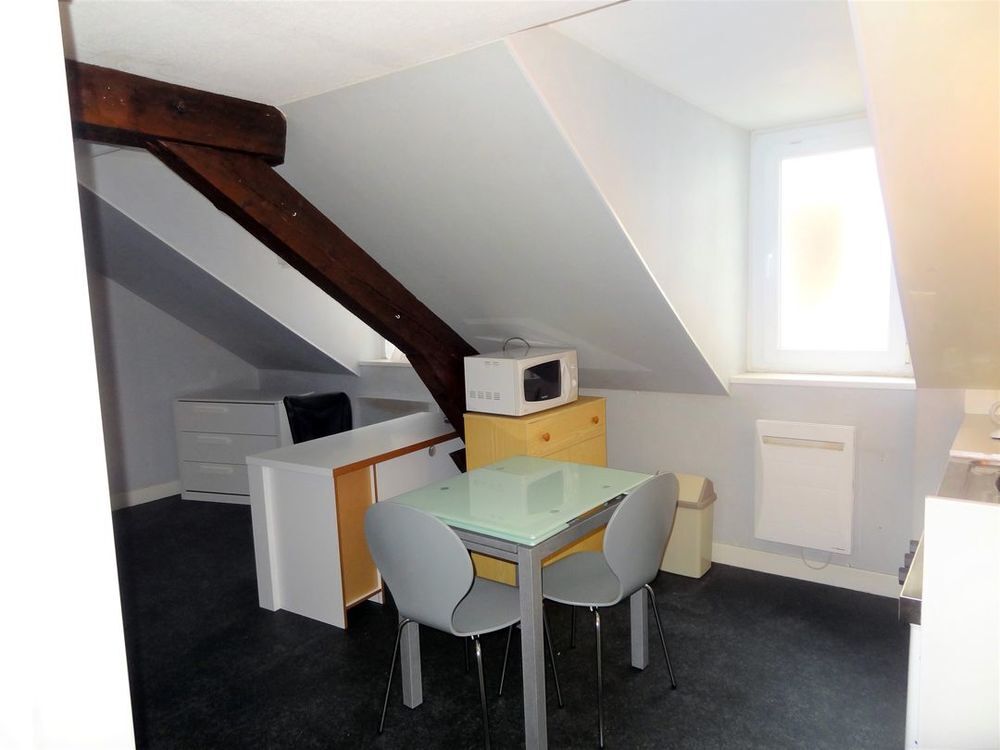 Location Appartement Studio mansardé centre-ville étudiant Vichy