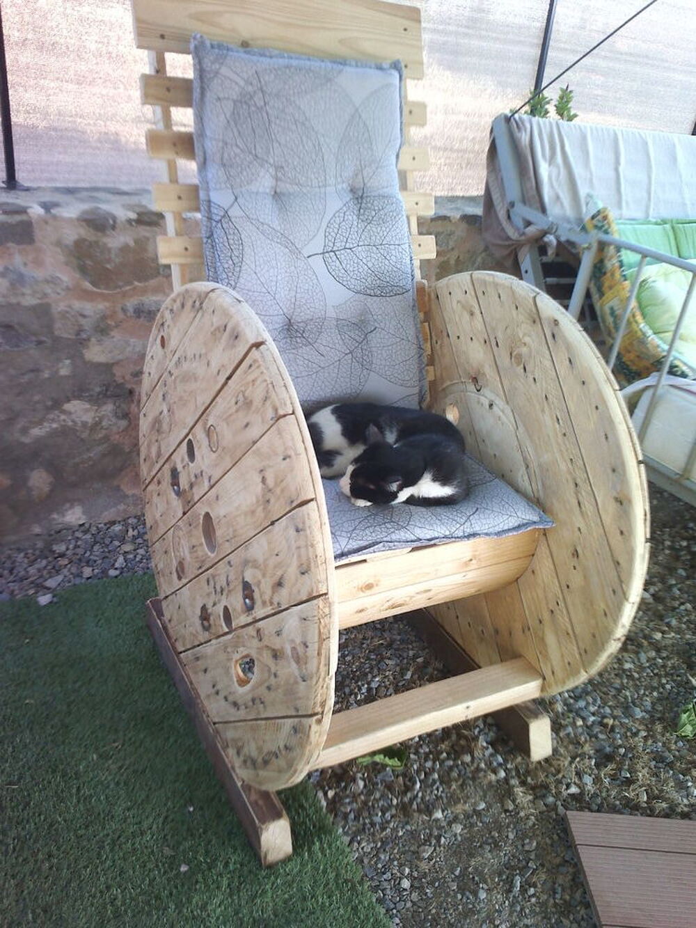 fauteuil en bois personnalis&eacute;e Meubles