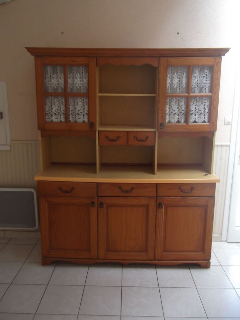 buffet en bois fa&ccedil;on h&ecirc;tre Meubles