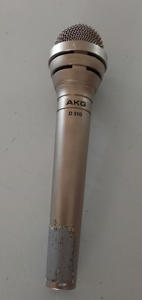 Micro AKG D310
35 Nevers (58)