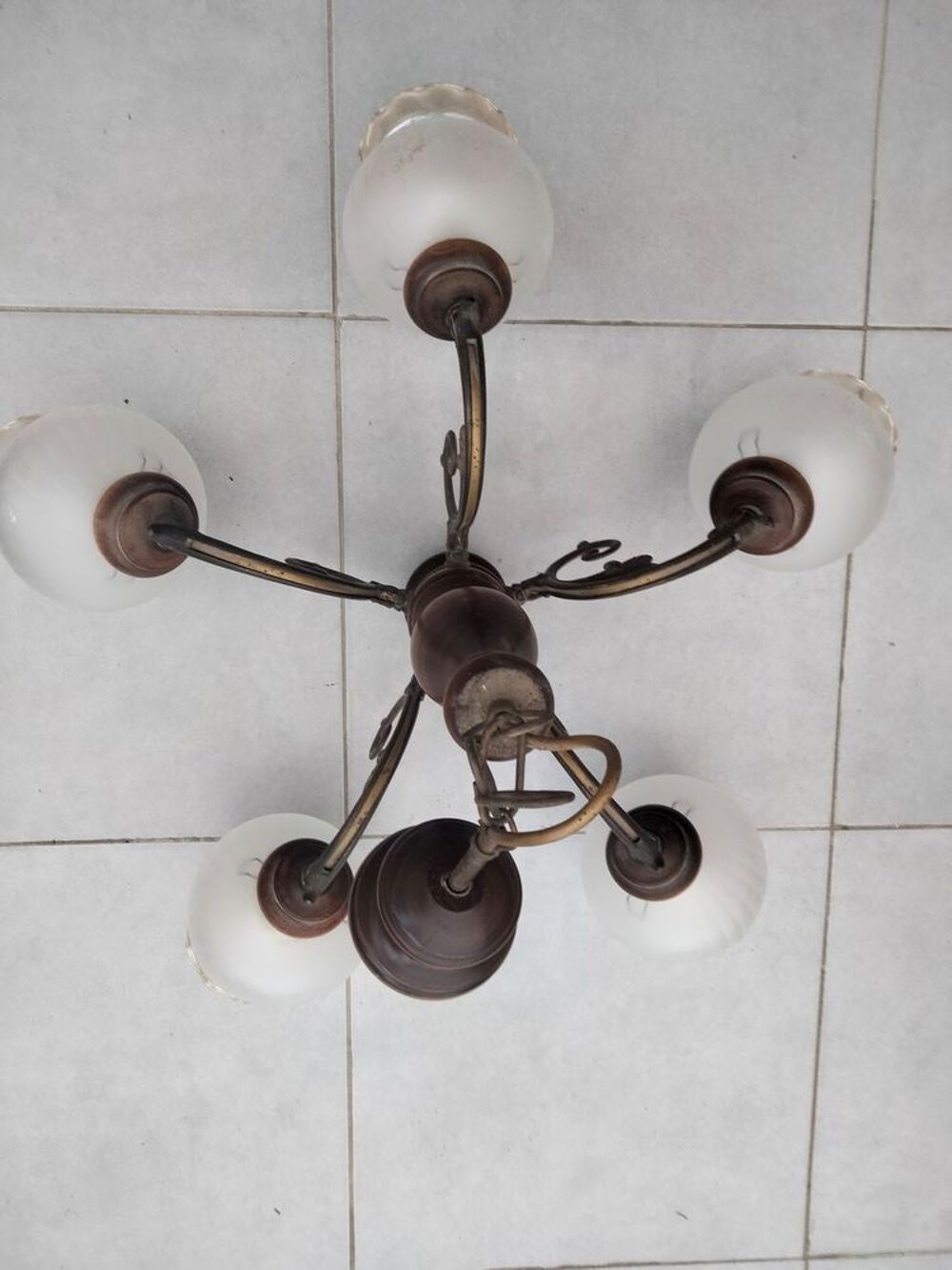 Lustr&eacute; Décoration
