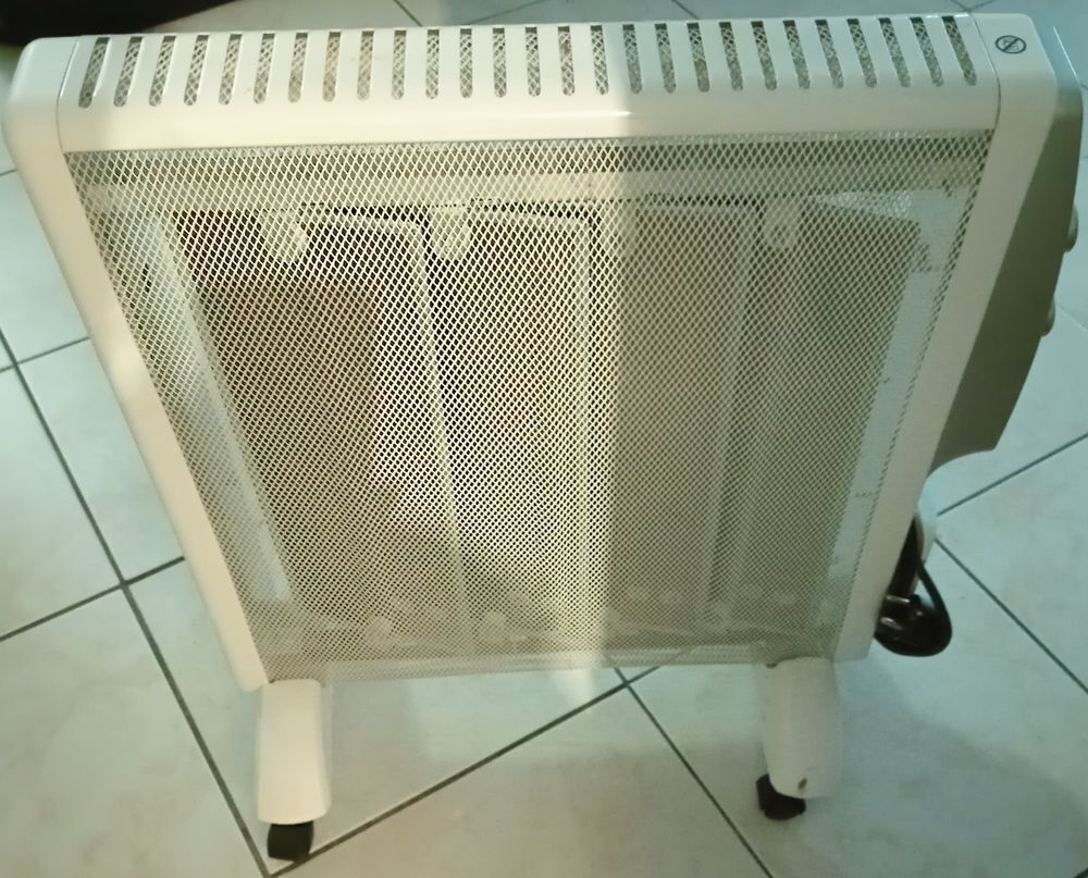 CHAUFFAGE D'APPOINT &agrave; ROULETTES Electroménager