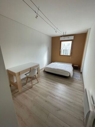  Appartement à louer 4 pièces 75 m²