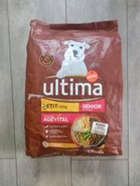   Croquettes ULTIMA pour petit chien sénior. 