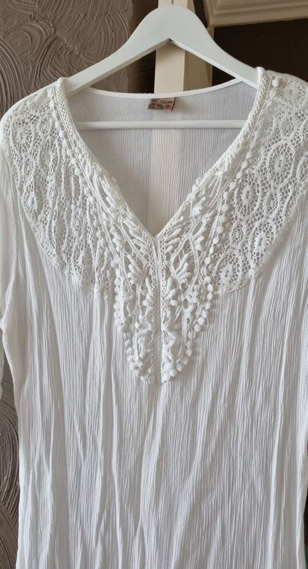 Tr&egrave;s jolie tunique coton et macram&eacute;. Taille unique Vêtements