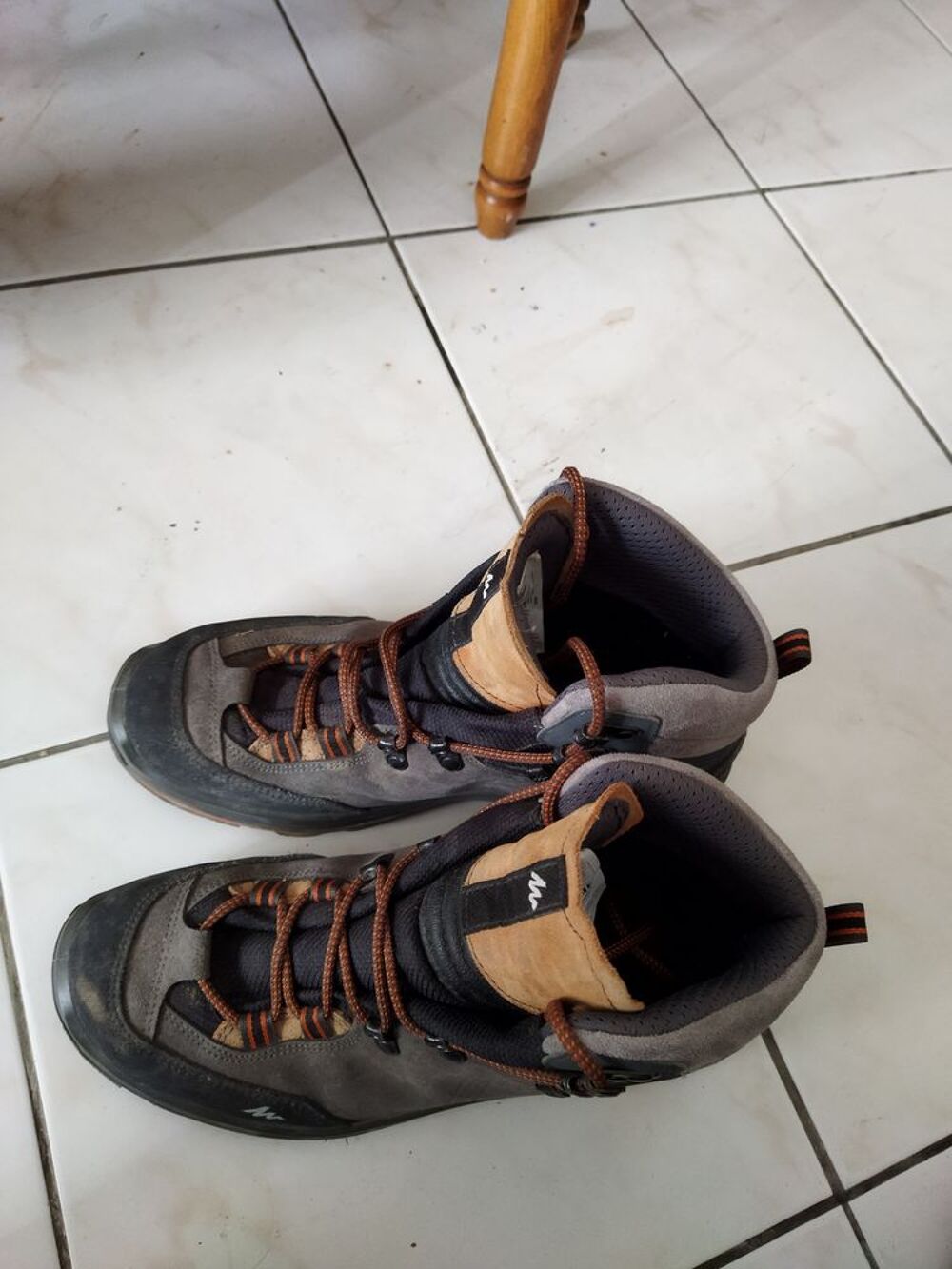 Chaussures de randonn&eacute;e tige haute en cuir imperm&eacute;able 41 Chaussures