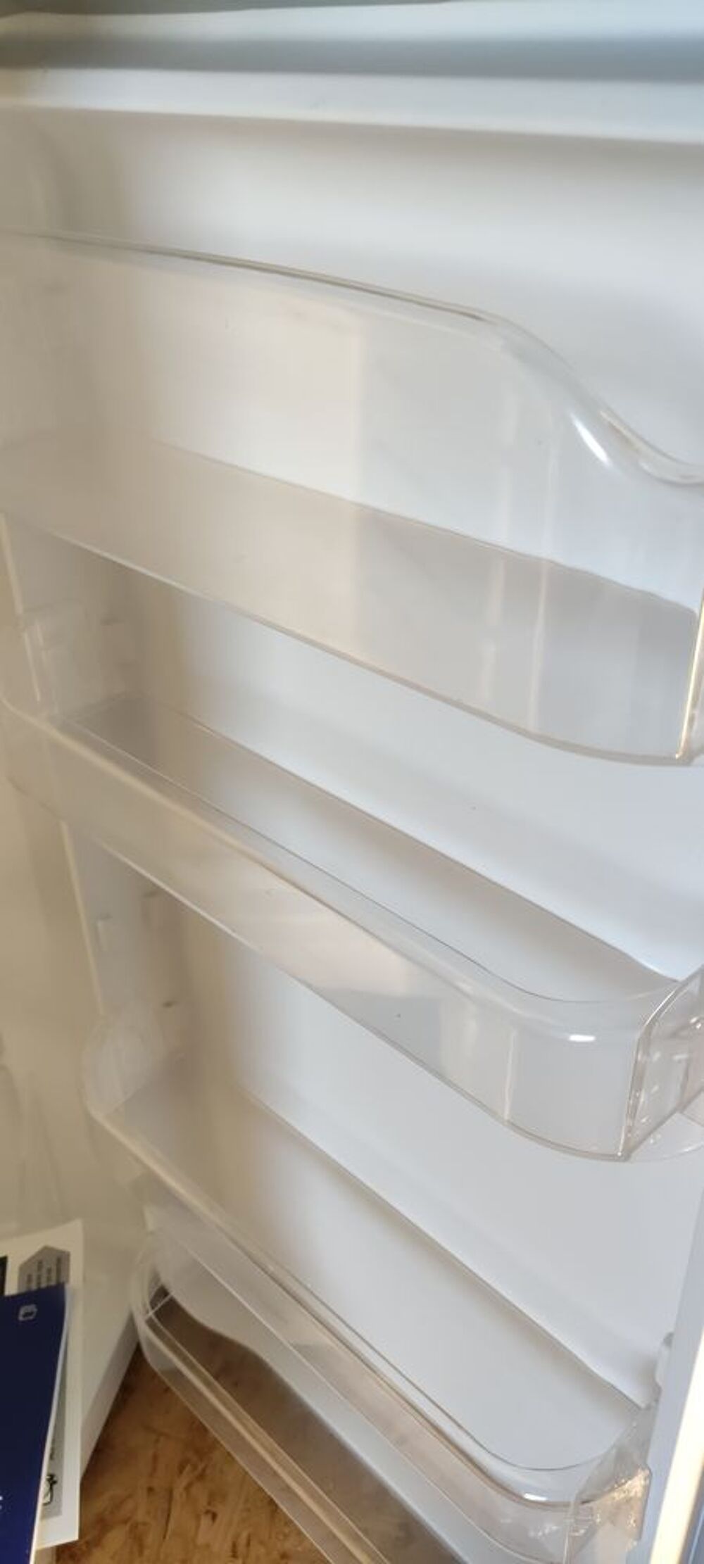 Frigo cong&eacute;lateur indesit. Electroménager