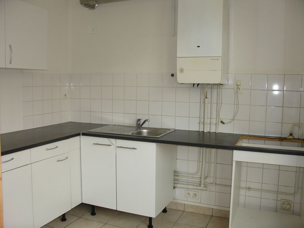 Location Appartement APPRTEMENT 3 PIECES +CUISINE 46 M2 Fontaine