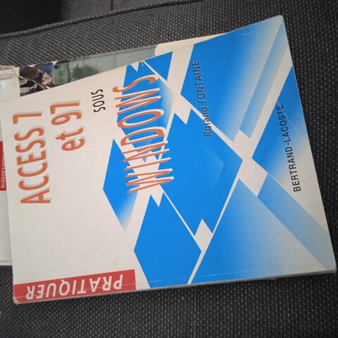 Access 7 et 97 sous windows ed Bertrand lacoste isbn 9782735 5 Annonay (07)