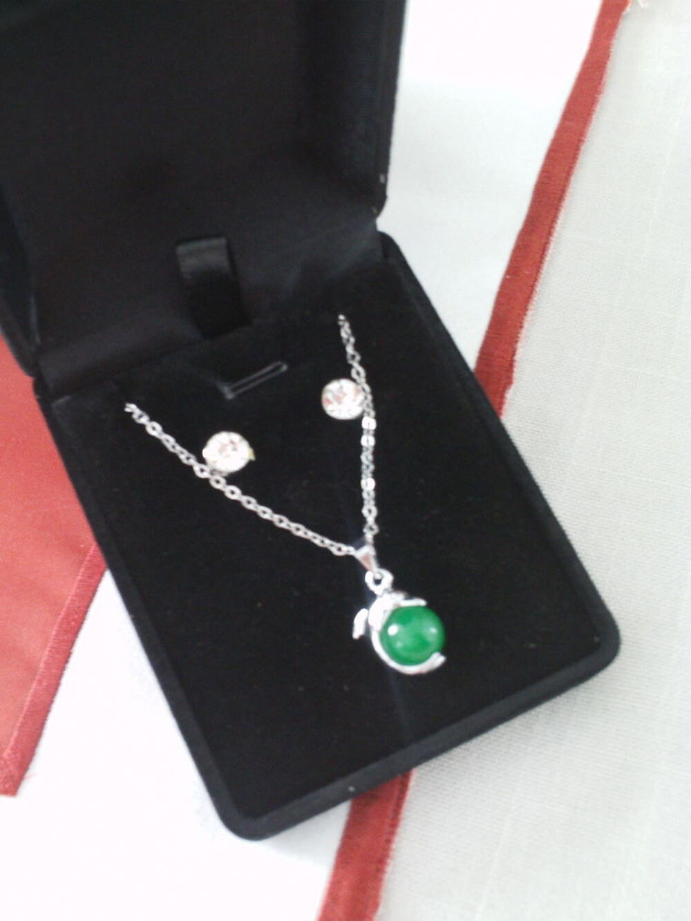  Parure dauphin Malachite + boucles N&deg; 1137
Bijoux et montres