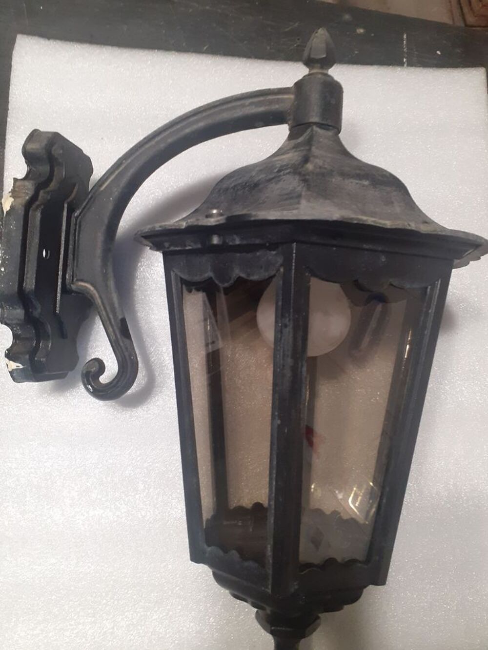 LANTERNE METALIQUES MURALE Hauteur 44cm Diam&egrave;tre 25cm
Bricolage