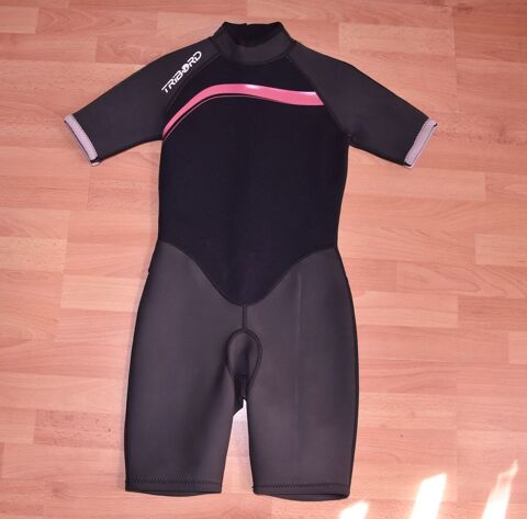 10 ans. COMBINAISON shorty n�opr�ne. Tr�s bon �tat. 30 Gujan-Mestras (33)