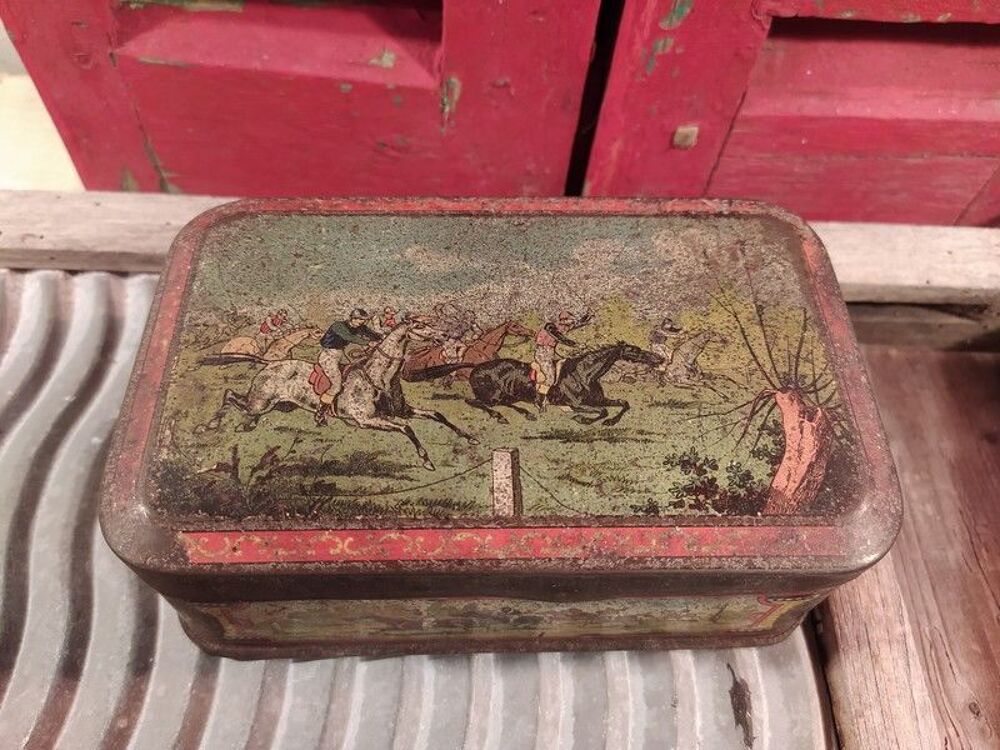 Ancienne Boite Publicitaire Soci&eacute;t&eacute; des Biscuits Fran&ccedil;ais 