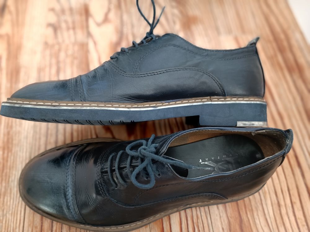 Chaussures en cuir avec semelles cr&ecirc;pe bleu nuit taille 39 Chaussures