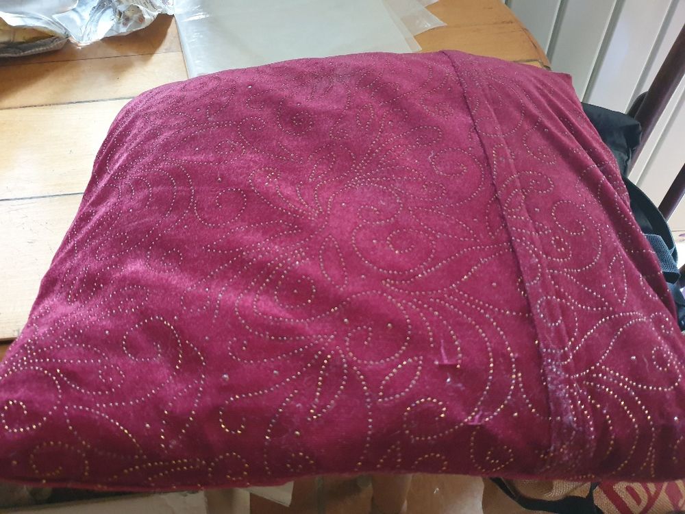 Coussin bordeaux et or, d&eacute;houssable Décoration