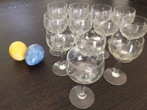Lot de 12 verres anciens taills 55 Nice (06)