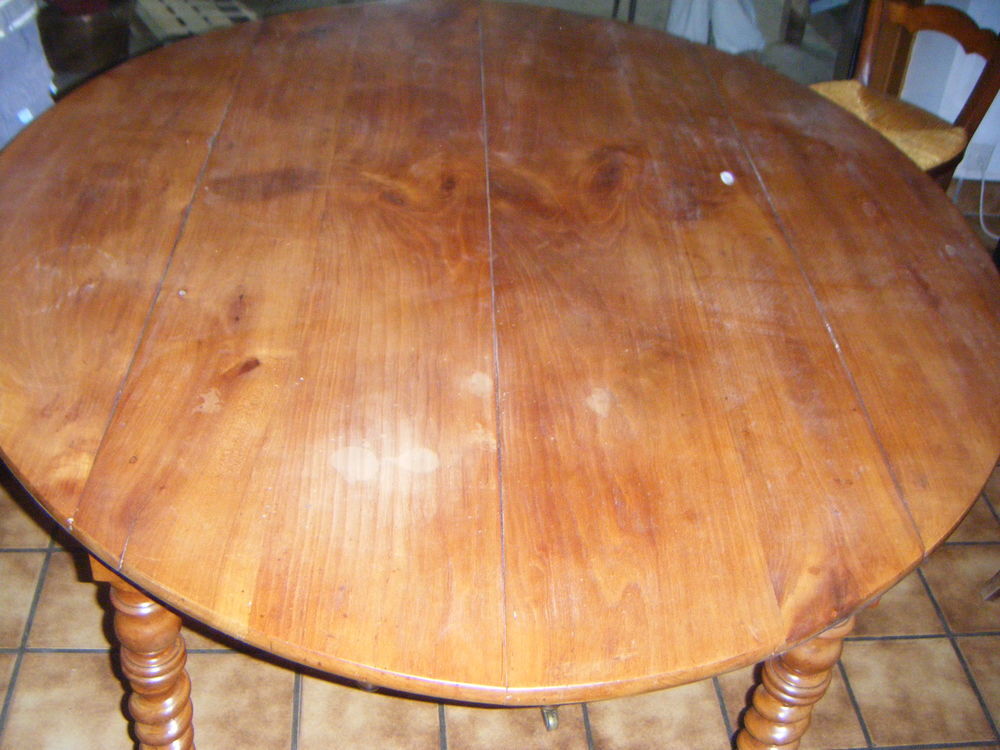 table ancienne . Meubles