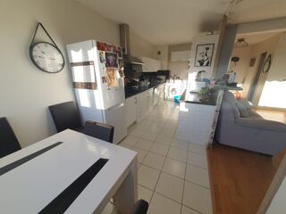  Appartement à louer 3 pièces 89 m²
