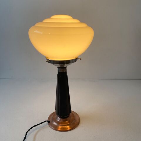 ANCIENNE GRANDE LAMPE A POSER ART-DECO VINTAGE EN OPALINE
280 Lille (59)