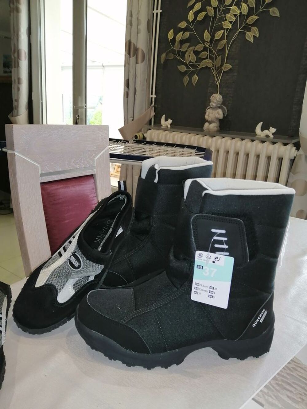 Apr&egrave;s skis neufs Quechua + chaussons marque shark
Taille 37
Chaussures