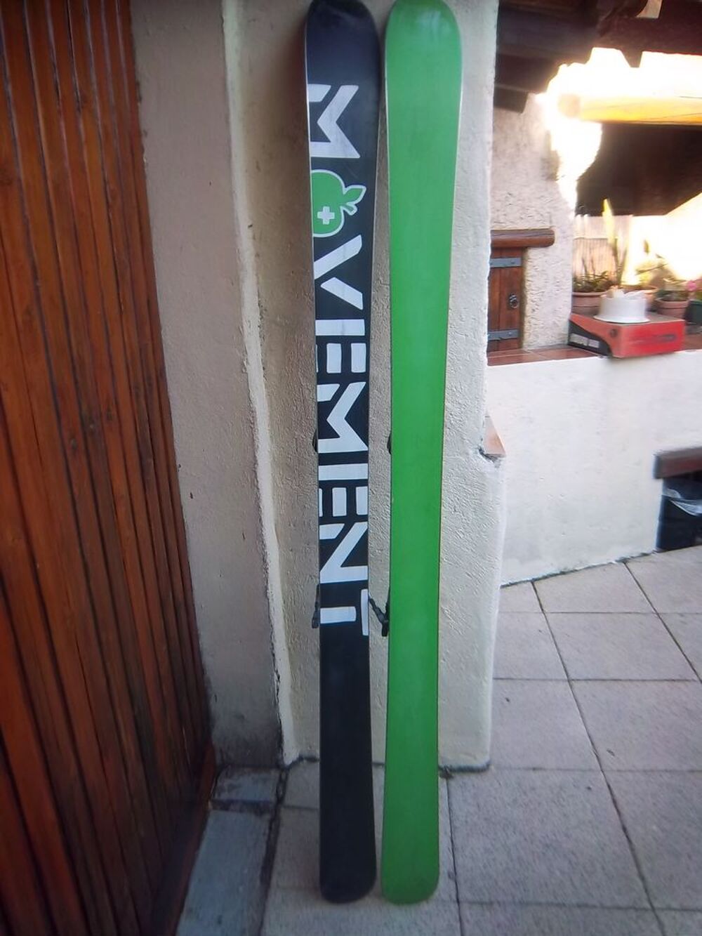 Skis movement Source. Sports