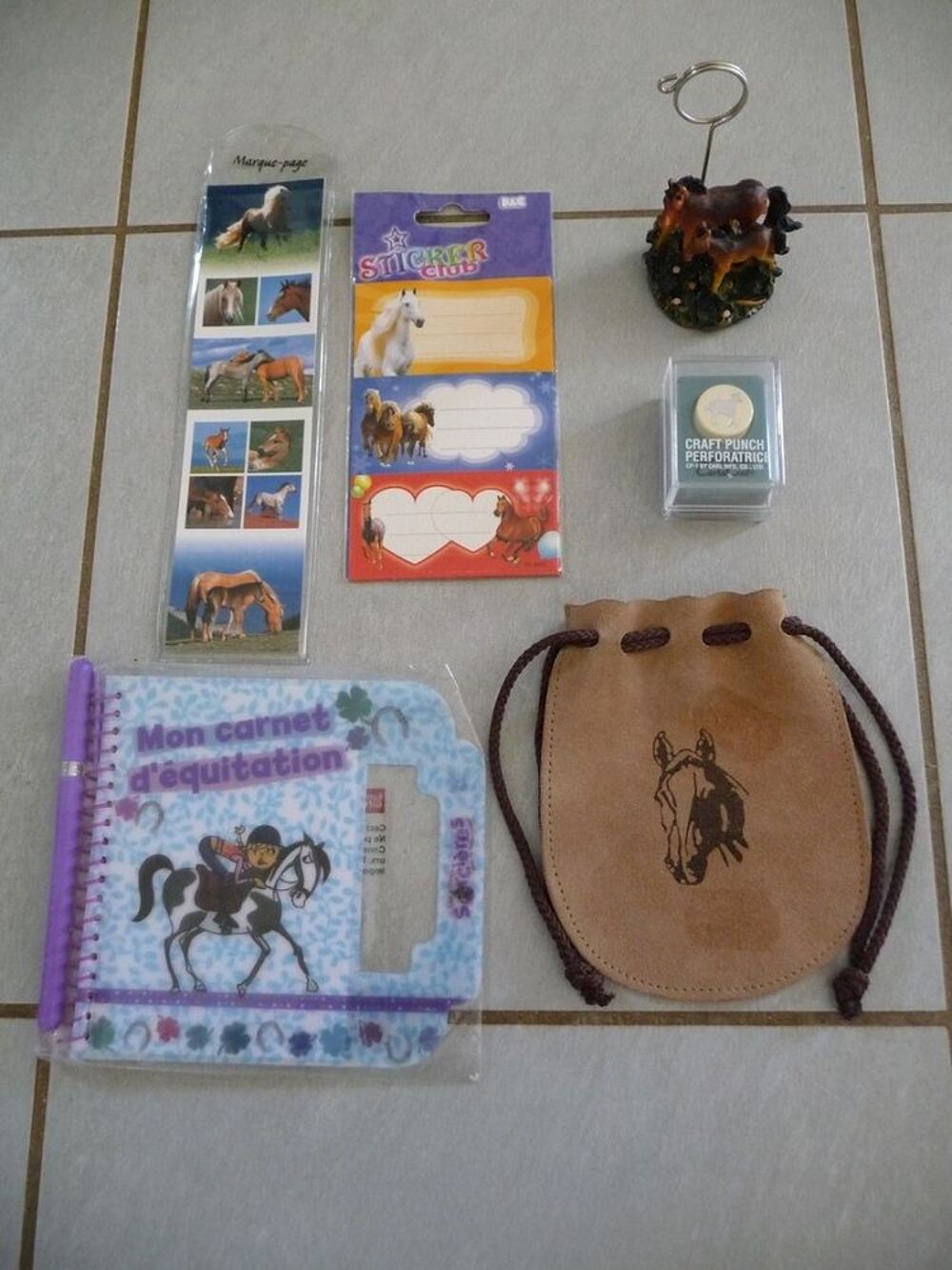 Articles divers sur le th&egrave;me des chevaux - Neufs Jeux / jouets