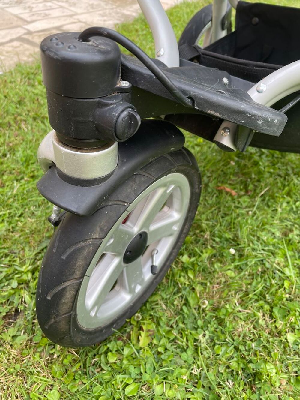 Duo Poussette sportive 3 roues et nacelle Jan&eacute; Pu�riculture