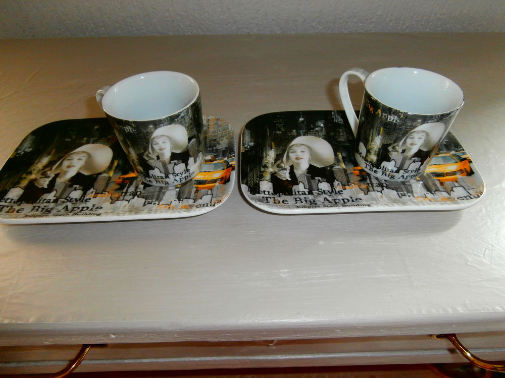 2 tasses &agrave; caf&eacute; avec soucoupes, neuves, jamais servi.
Electroménager