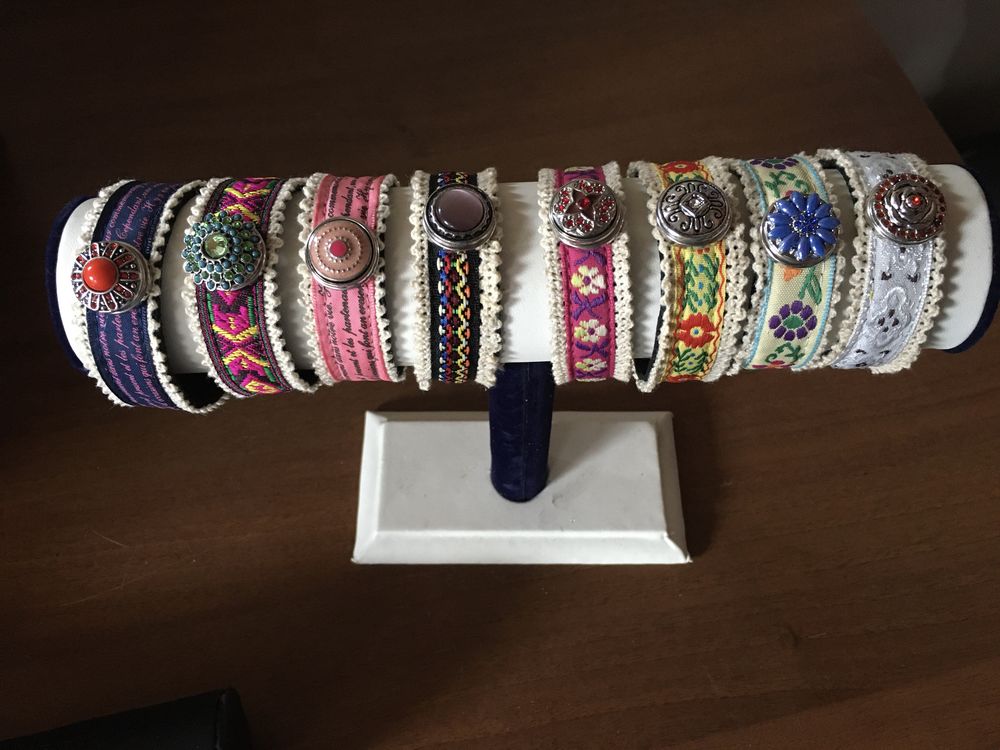 Bracelets multicolores Bijoux et montres