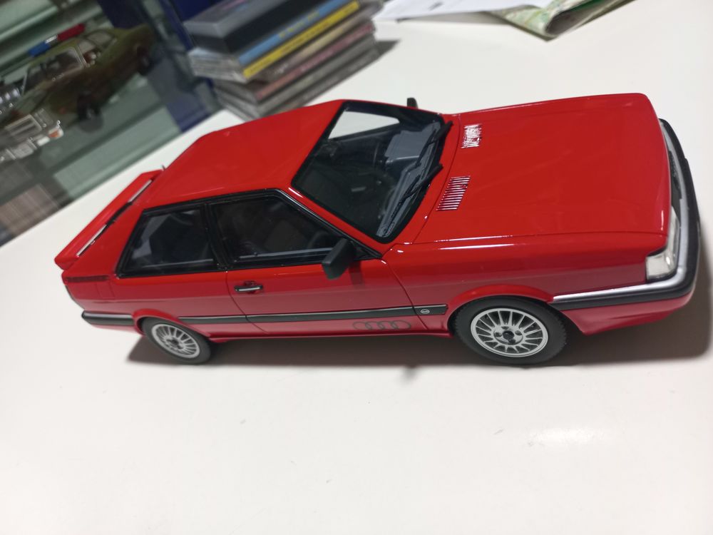 Voiture de Collection miniature &eacute;chelle 1/18&egrave;me audi quattro 