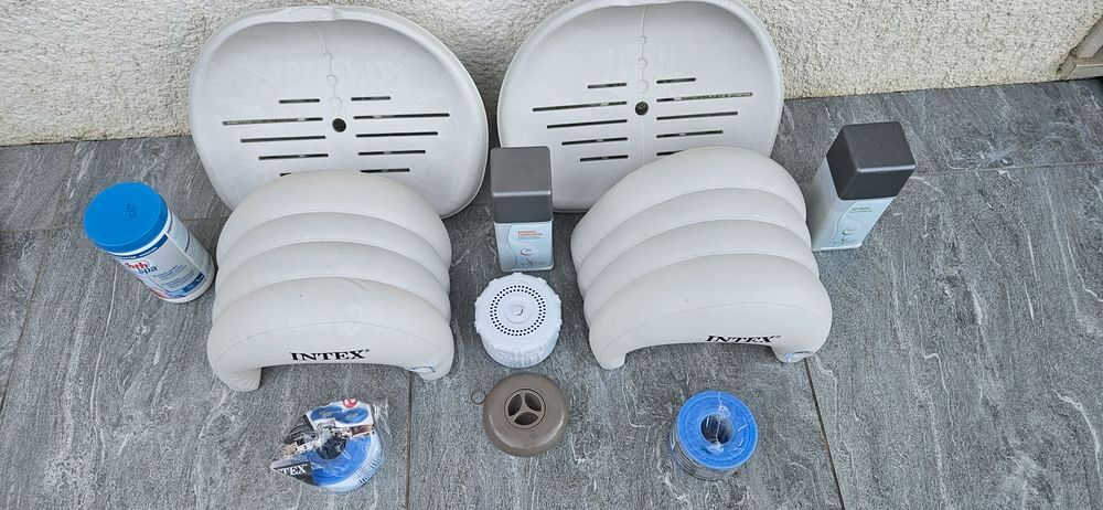 SPA INTEX 4/5 PLACES QUASI NEUF Jardin