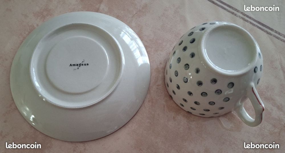 1 tasse de marque Amadeus avec soucoupe jamais utilis&eacute;e Décoration