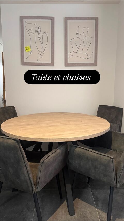 Ensemble table ronde et 4 chaises 430 Romill� (35)
